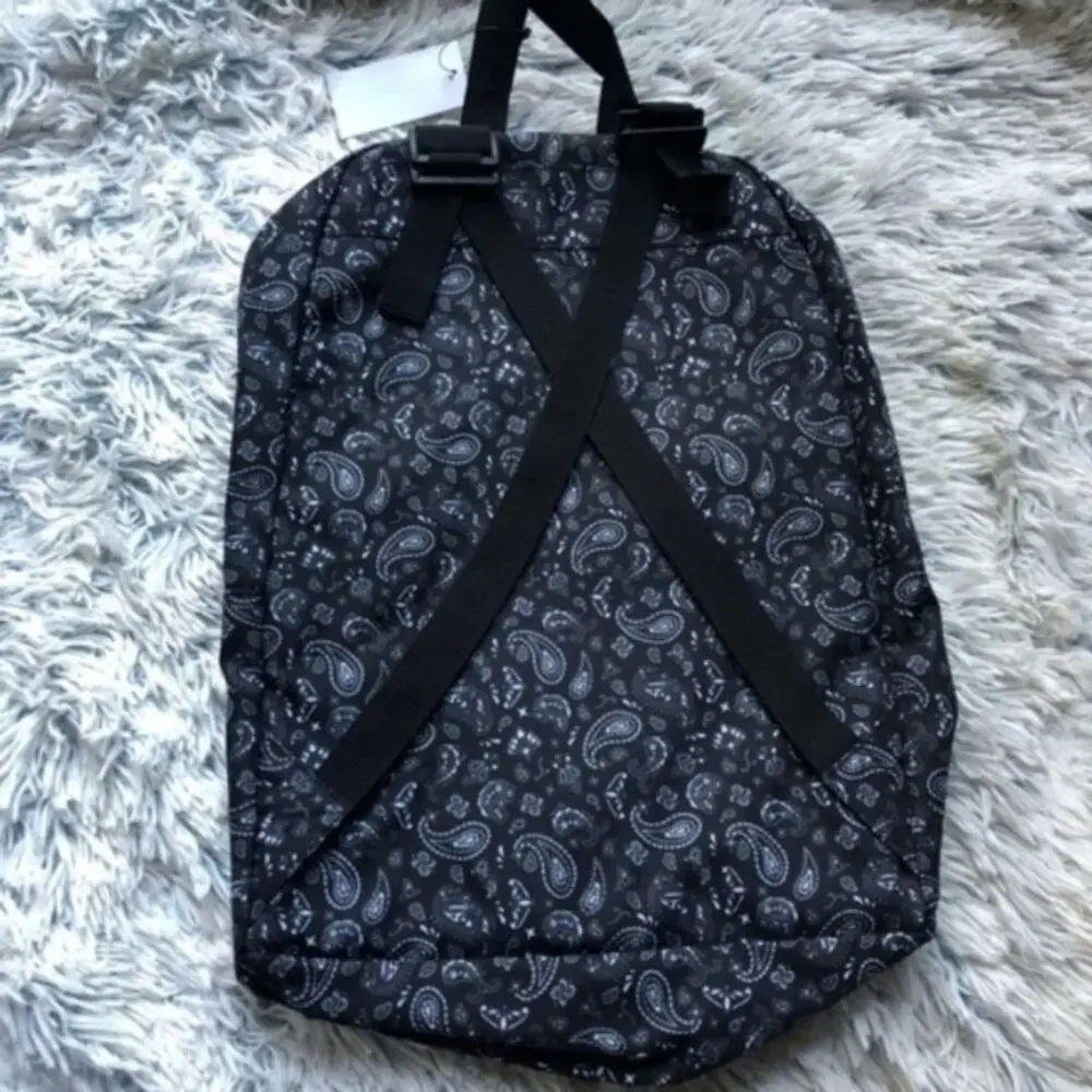NWT Zumiez Acembly Build Your Own Black & White Paisley Print Backpack